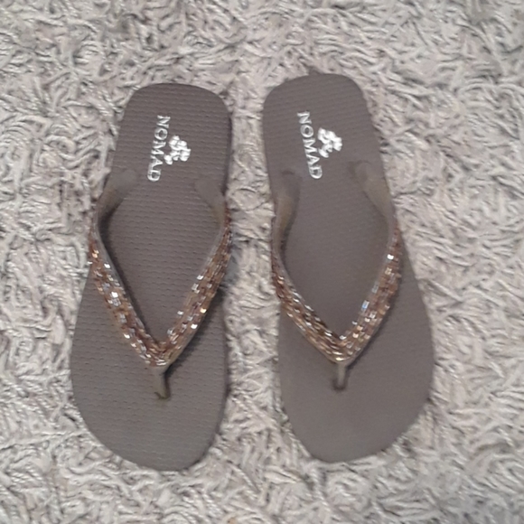 nomad flip flops